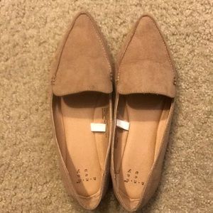 Tan pointed toe flats